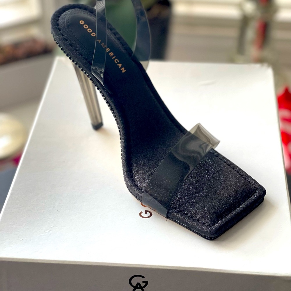 New In Box Good American black glitter square heels